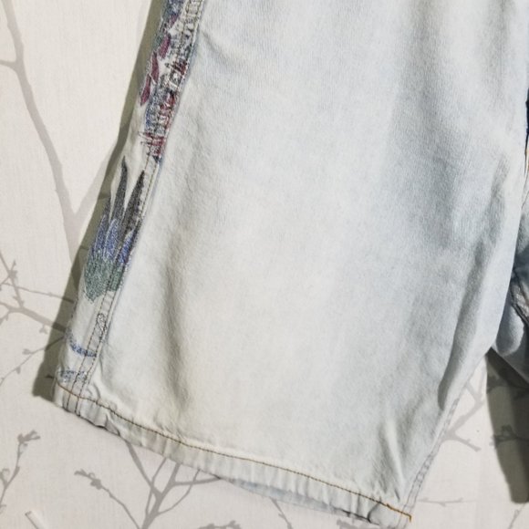 Levi's Silvertab VTG Light Wash Painted High Rise Baggy Shorts - Picture 2 of 8